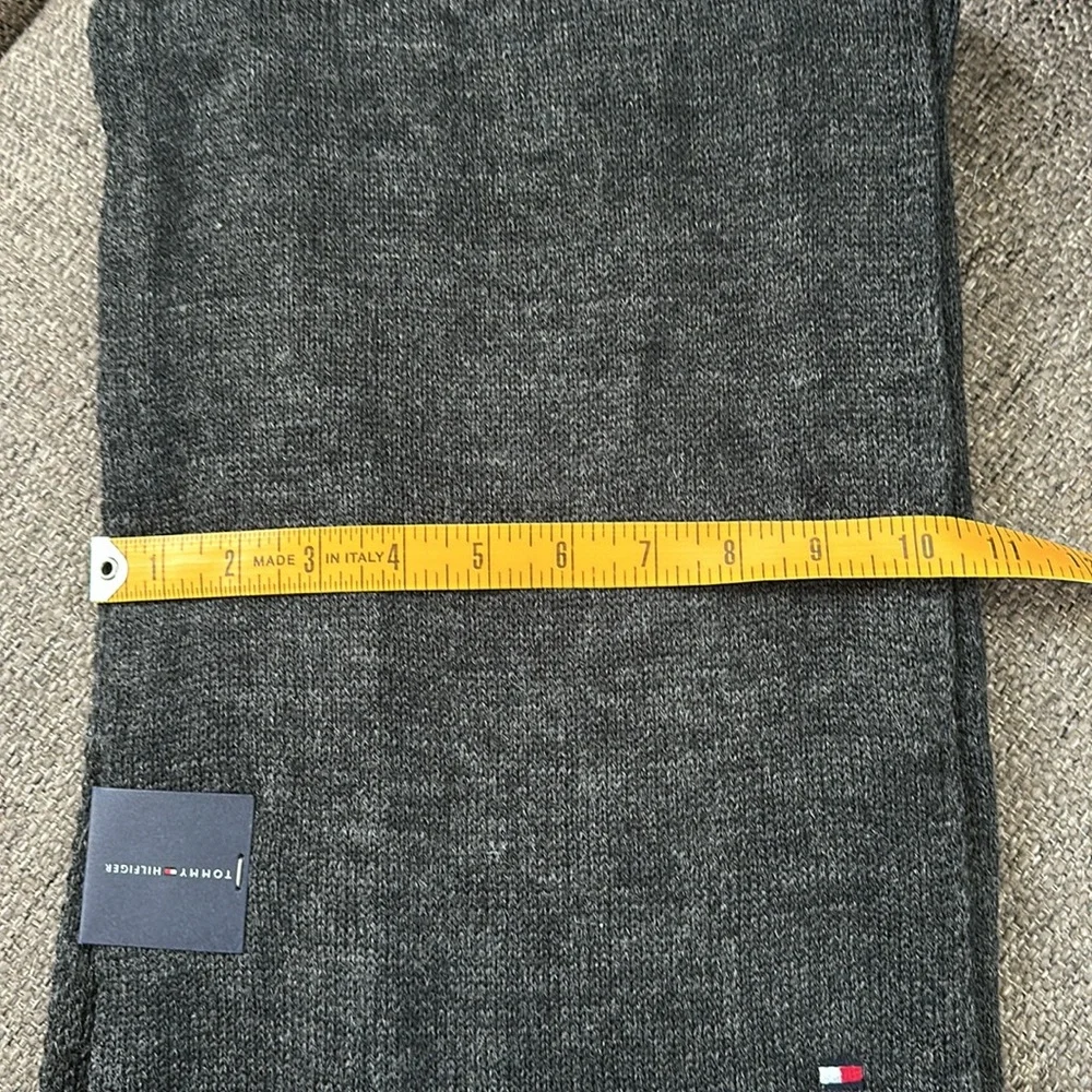 Tommy Hilfiger Men’s Cold Weather Charcoal Gray Scarf NWT
